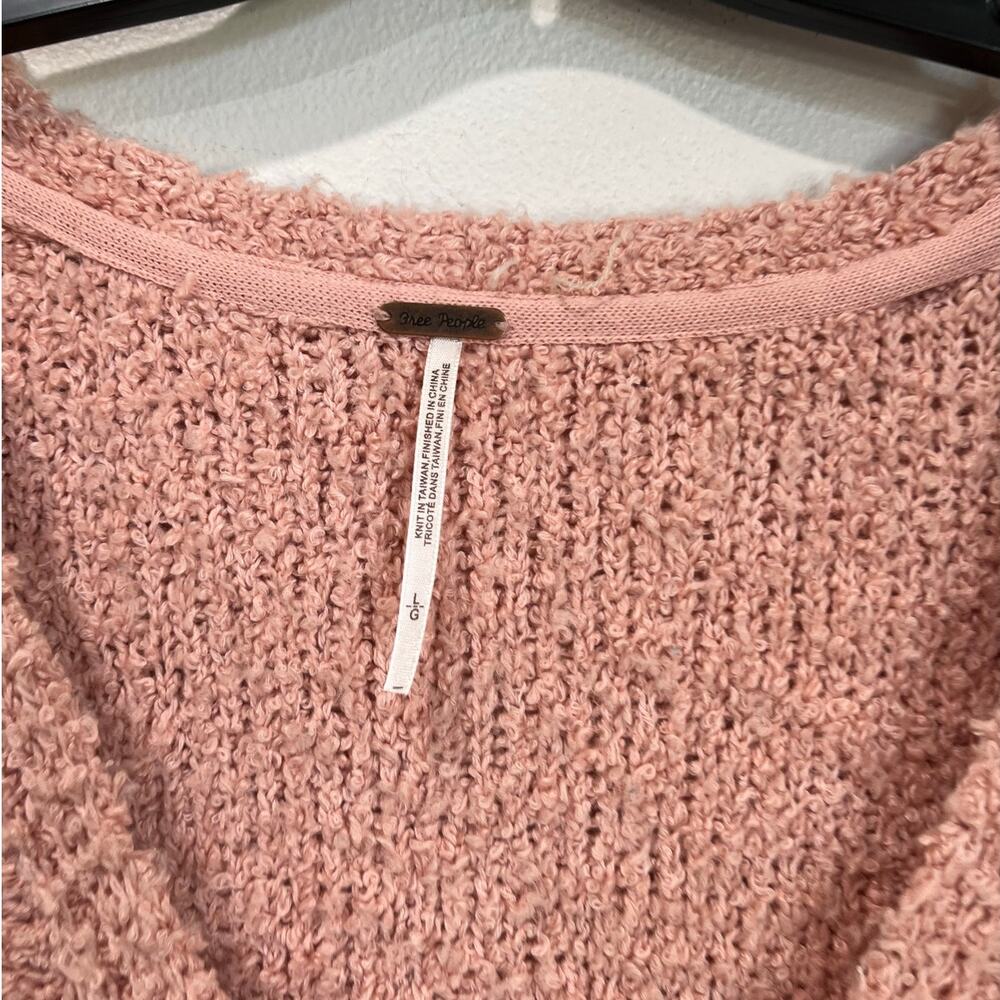 Free People Pink Fuzzy Knit V Neck Pullover Cozy Chic Size L - Picture 7 of 7